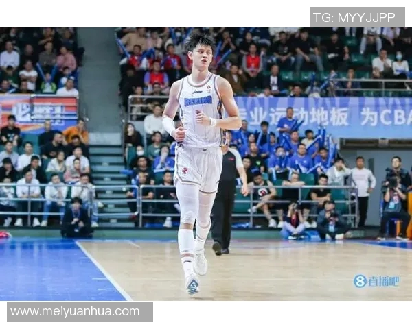 曾凡博全场闪耀13分4盖帽决胜时刻展现攻防实力助队取胜 曾凡博全场闪耀13分4盖帽决胜时刻展现攻防实力助队取胜